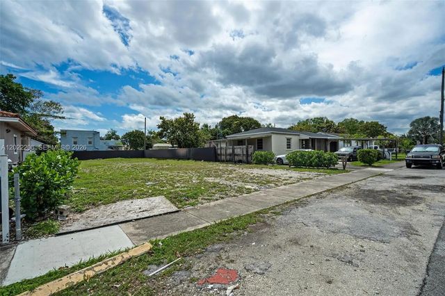 2 of 7 - 3056 Sw 13th Street, Miami, FL