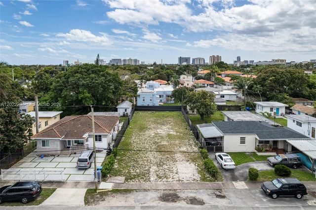 3 of 7 - 3056 Sw 13th Street, Miami, FL