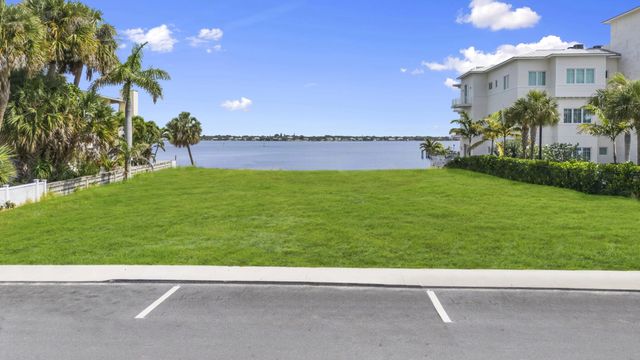 4 of 9 - 39 Se Seminole Street, Stuart, FL