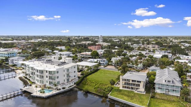 5 of 9 - 39 Se Seminole Street, Stuart, FL