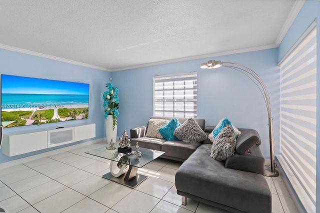 2 of 37 - 11860 Sw 18th Terrace #103, Miami, FL