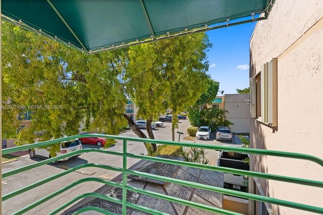 4 of 37 - 11860 Sw 18th Terrace #103, Miami, FL