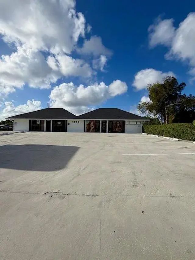 2 of 23 - 4259 10th Avenue N, Lake Worth Beach, FL