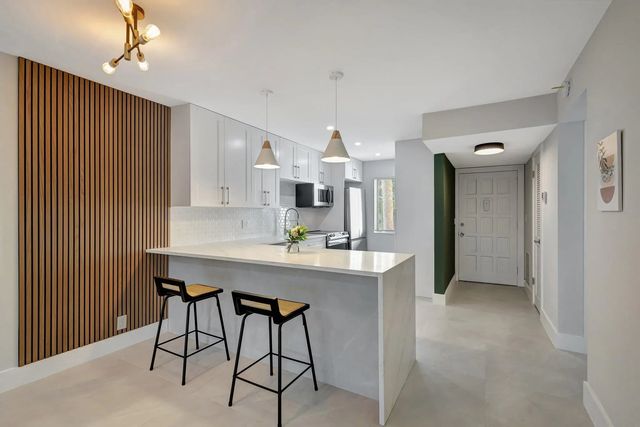 3 of 27 - 4090 Tivoli Court #208, Lake Worth, FL