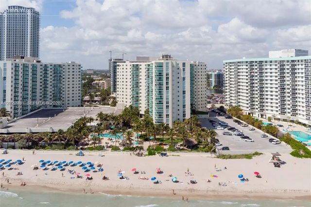 4 of 30 - 3801 S Ocean Drive #2z, Hollywood, FL