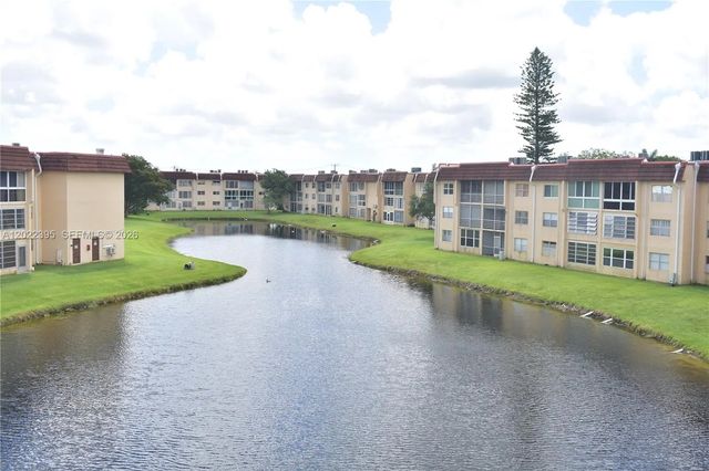8861 Sunrise Lakes Boulevard #305, Sunrise