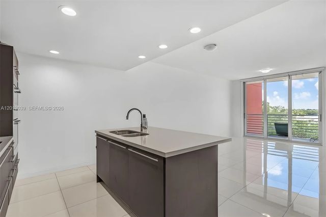 4 of 21 - 7661 Nw 107th Avenue #409, Doral, FL