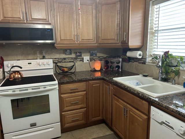 4 of 16 - 770 Lori Drive #245, Palm Springs, FL