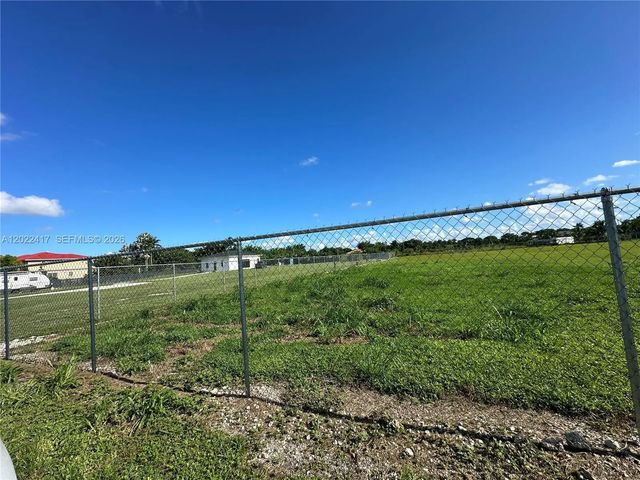 4 of 23 - 19690 Sw 206th Street, Miami, FL