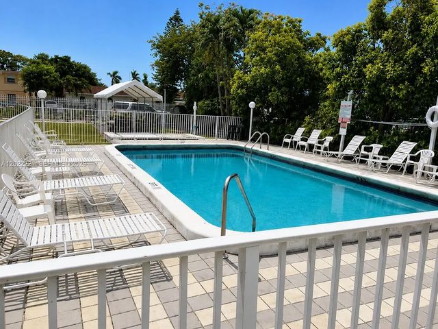 4 of 14 - 2839 Taylor Street #8, Hollywood, FL