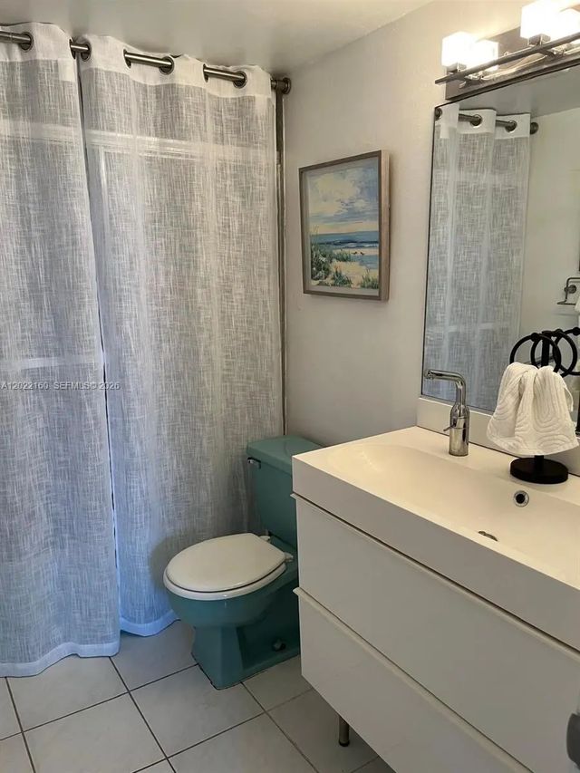4 of 30 - 211 S Ocean Drive #204, Hollywood, FL