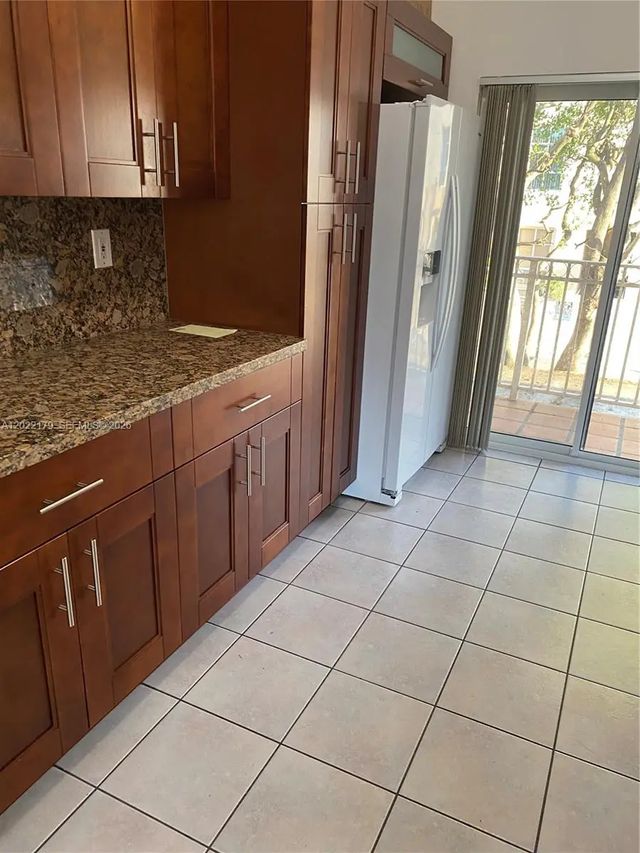 4 of 25 - 7500 W 20th Avenue #202, Hialeah, FL