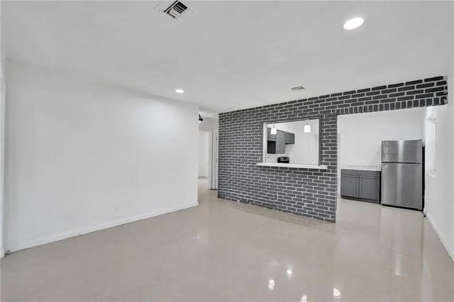 3 of 28 - 2422 Sherman Street, Hollywood, FL