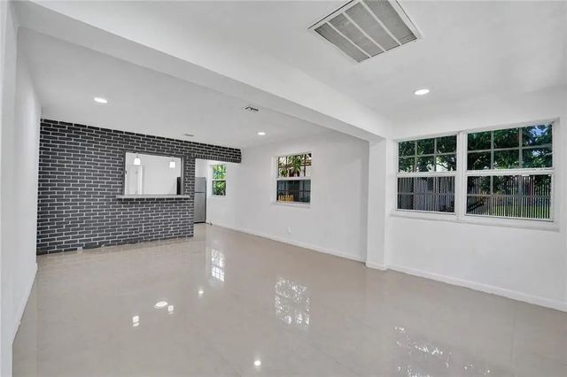 4 of 28 - 2422 Sherman Street, Hollywood, FL