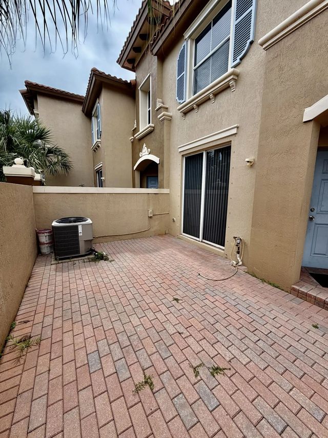 4 of 20 - 6550 Morgan Hill Trail #1909, West Palm Beach, FL