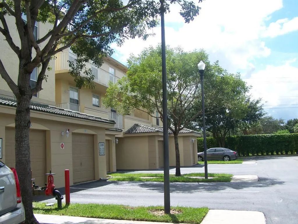 2100 Greenview Shores Boulevard #519, Wellington