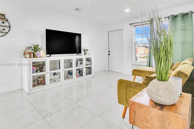 2 of 16 - 5630 Sw 37th Court, Davie, FL