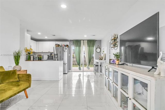 3 of 16 - 5630 Sw 37th Court, Davie, FL