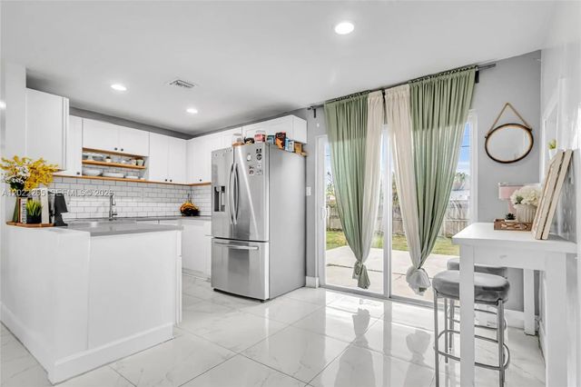 4 of 16 - 5630 Sw 37th Court, Davie, FL