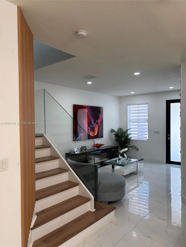2 of 33 - 3409 W 92nd Place, Hialeah, FL