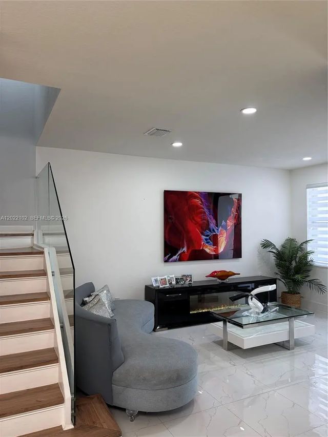 3 of 33 - 3409 W 92nd Place, Hialeah, FL