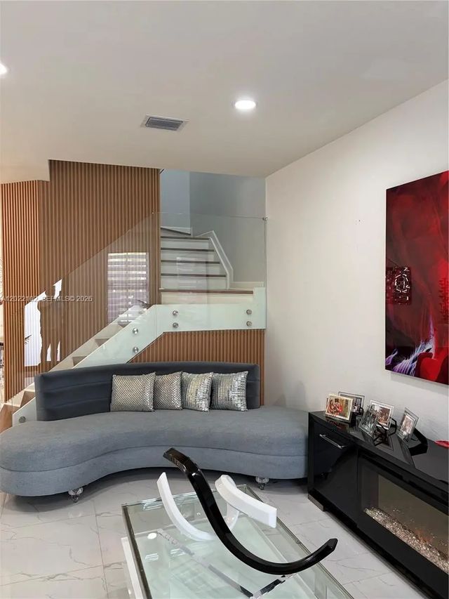 4 of 33 - 3409 W 92nd Place, Hialeah, FL