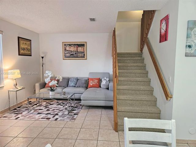 3 of 25 - 870 Ne 212th Terrace #2, Miami, FL