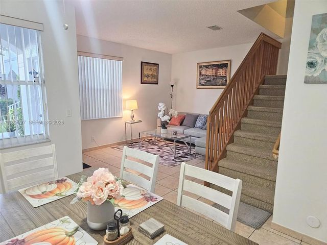 5 of 25 - 870 Ne 212th Terrace #2, Miami, FL