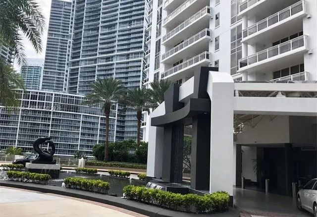 2 of 12 - 901 Brickell Key Boulevard #3307, Miami, FL