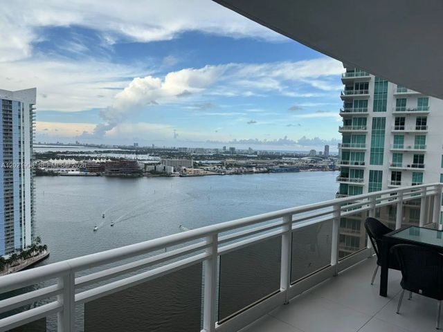 4 of 12 - 901 Brickell Key Boulevard #3307, Miami, FL