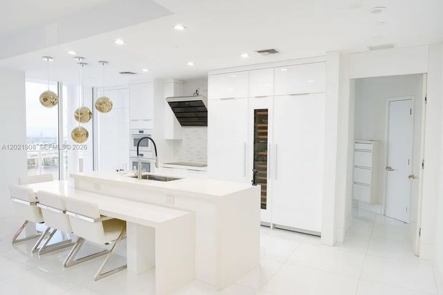 5 of 12 - 901 Brickell Key Boulevard #3307, Miami, FL