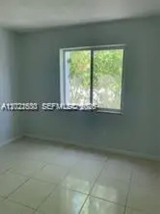 4 of 17 - 1090 Ne 129th Street #202, North Miami, FL