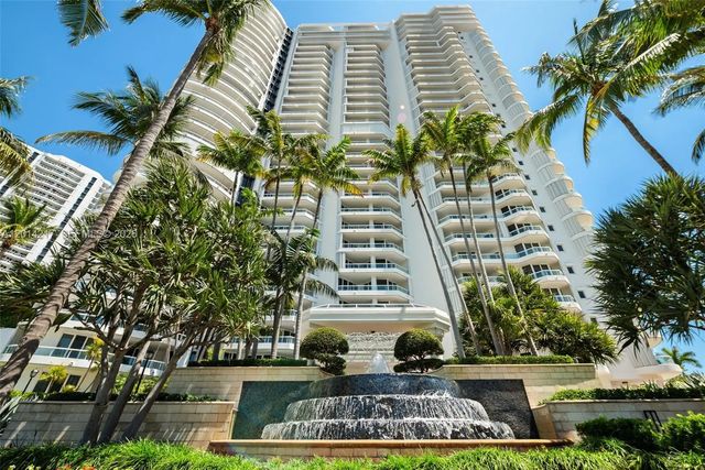 21050 Point Place #302, Aventura