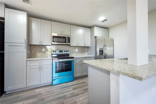 3 of 21 - 4111 Stirling Road #509, Dania Beach, FL