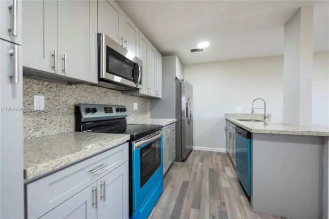 4 of 21 - 4111 Stirling Road #509, Dania Beach, FL