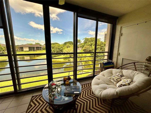 7582 Regency Lake Drive, Boca Raton