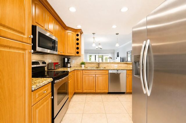 3 of 18 - 1501 S Ocean Boulevard #123, Lauderdale-By-The-Sea, FL