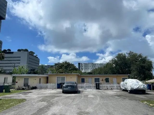 224 Se 9th Court #1-4, Hallandale Beach