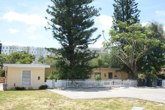 2 of 11 - 224 Se 9th Court #1-4, Hallandale Beach, FL