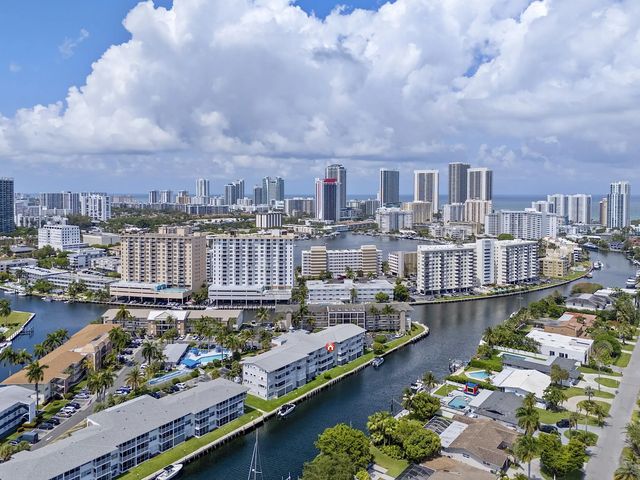 455 Paradise Isle Boulevard #404, Hallandale Beach