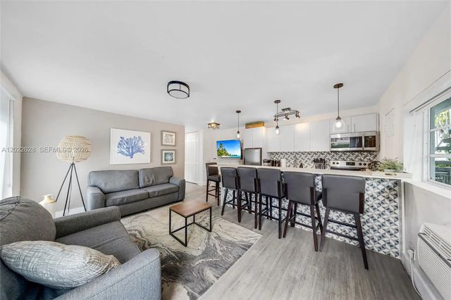 5 of 37 - 7830 Abbott Avenue #25, Miami Beach, FL