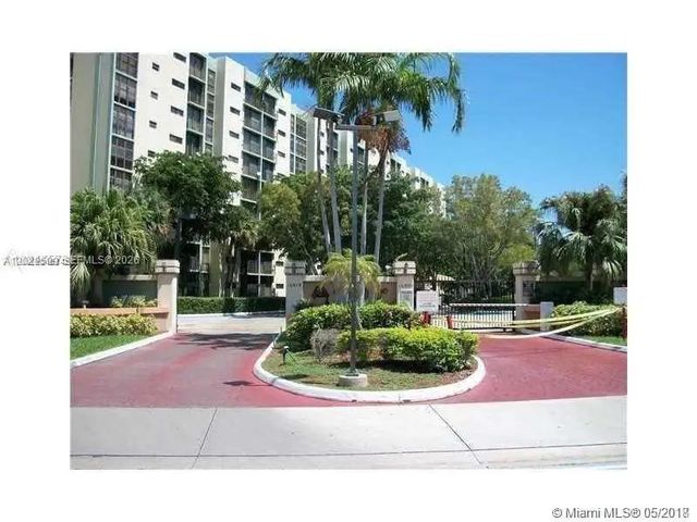 2 of 35 - 17021 N Bay Road #625, Sunny Isles Beach, FL