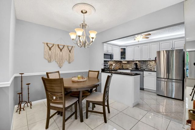3 of 36 - 207 Pine Hov Circle #d2, Greenacres, FL