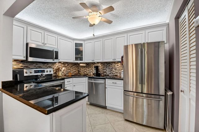 4 of 36 - 207 Pine Hov Circle #d2, Greenacres, FL