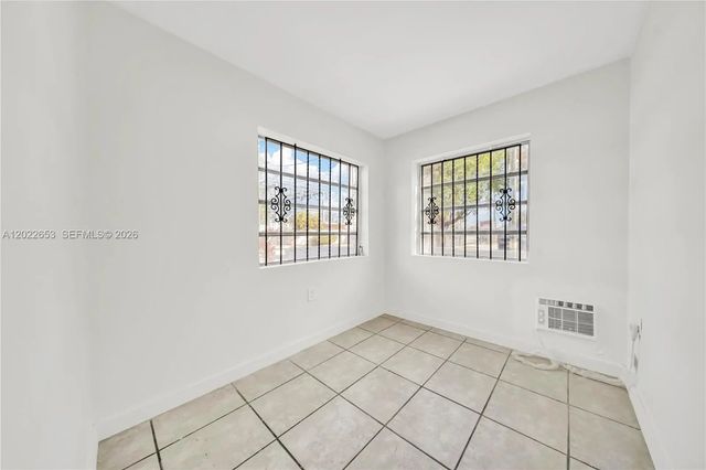 4 of 25 - 2744 Sw 16th Terrace, Miami, FL