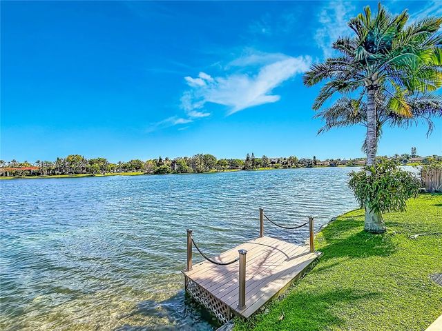4 of 43 - 781 Ne 195th Street, Miami, FL