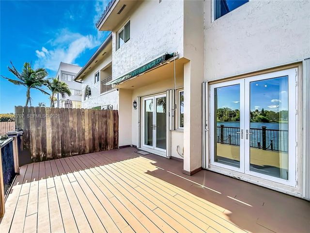 5 of 43 - 781 Ne 195th Street, Miami, FL