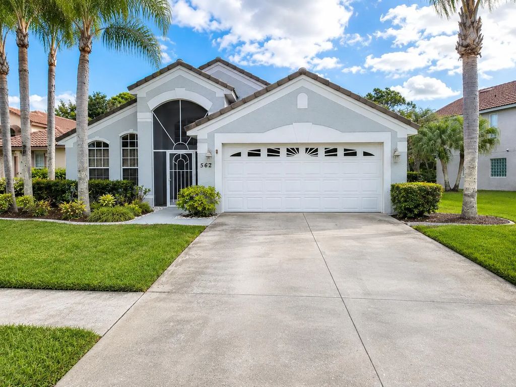 562 Sw Saint Martins Cove, Port St. Lucie