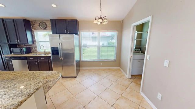 4 of 99 - 562 Sw Saint Martins Cove, Port St. Lucie, FL