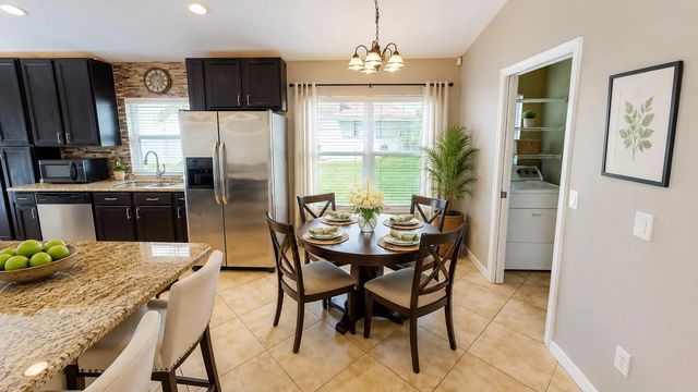 5 of 99 - 562 Sw Saint Martins Cove, Port St. Lucie, FL